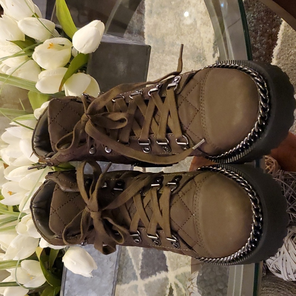 Vince Camuto